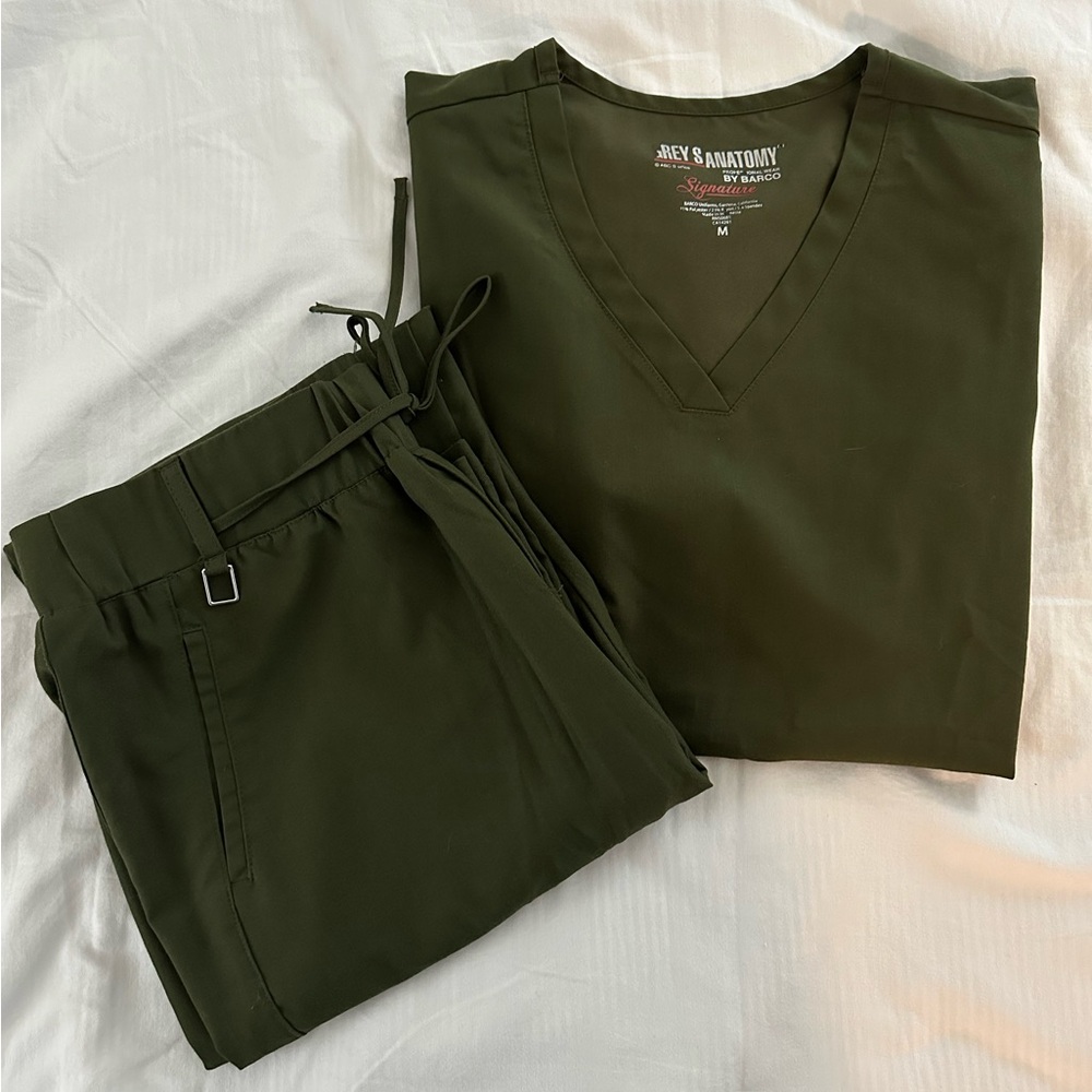 Grey’s Anatomy by Barco Signature Scrub Set